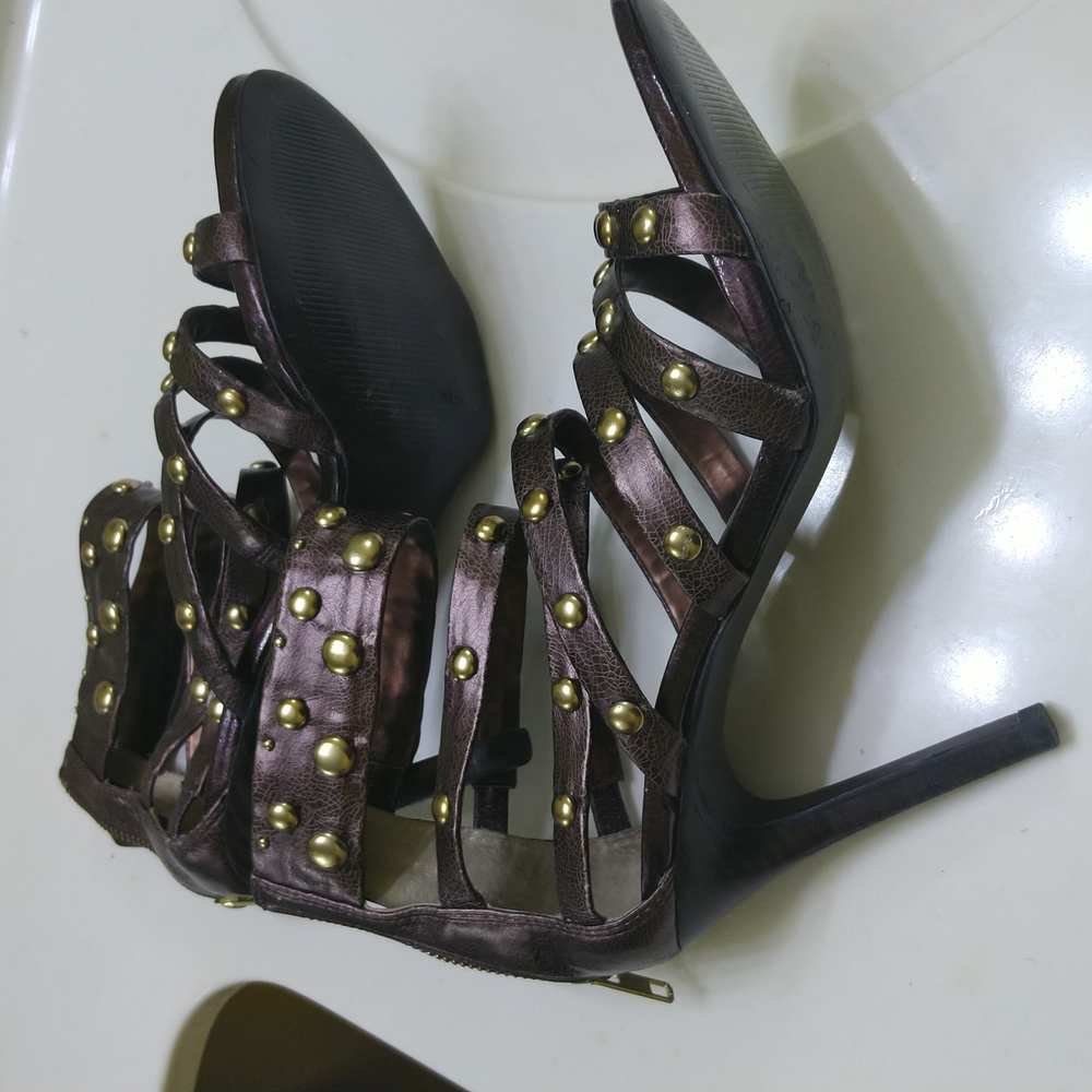 Carlos Santana strappy heels, bronze, Size 8